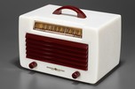 General Electric L-570 Catalin Radio in Alabaster with Maroon